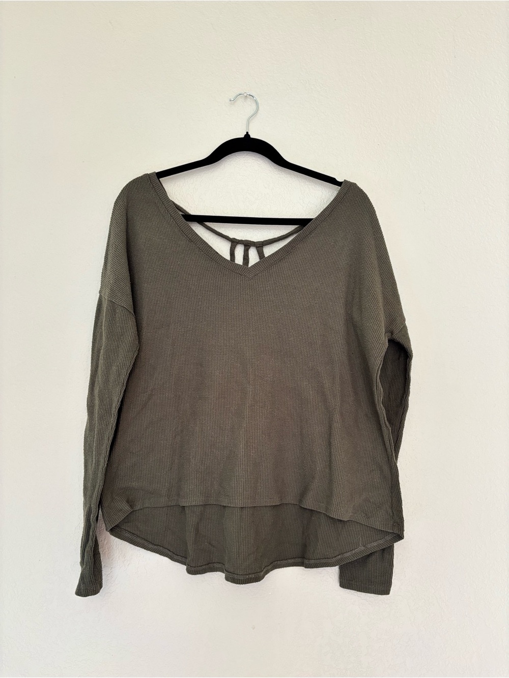 Women's Olive Green Long Sleeve V-Neck Knit Top